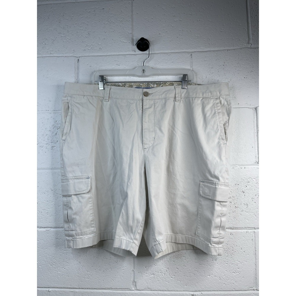 Tommy Bahama Shorts Mens 44 Beige  Cargo Pockets‎ Casual Chino Outdoors Marlin